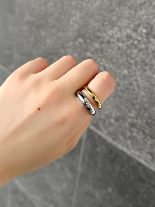 Anillo dorado con plateado